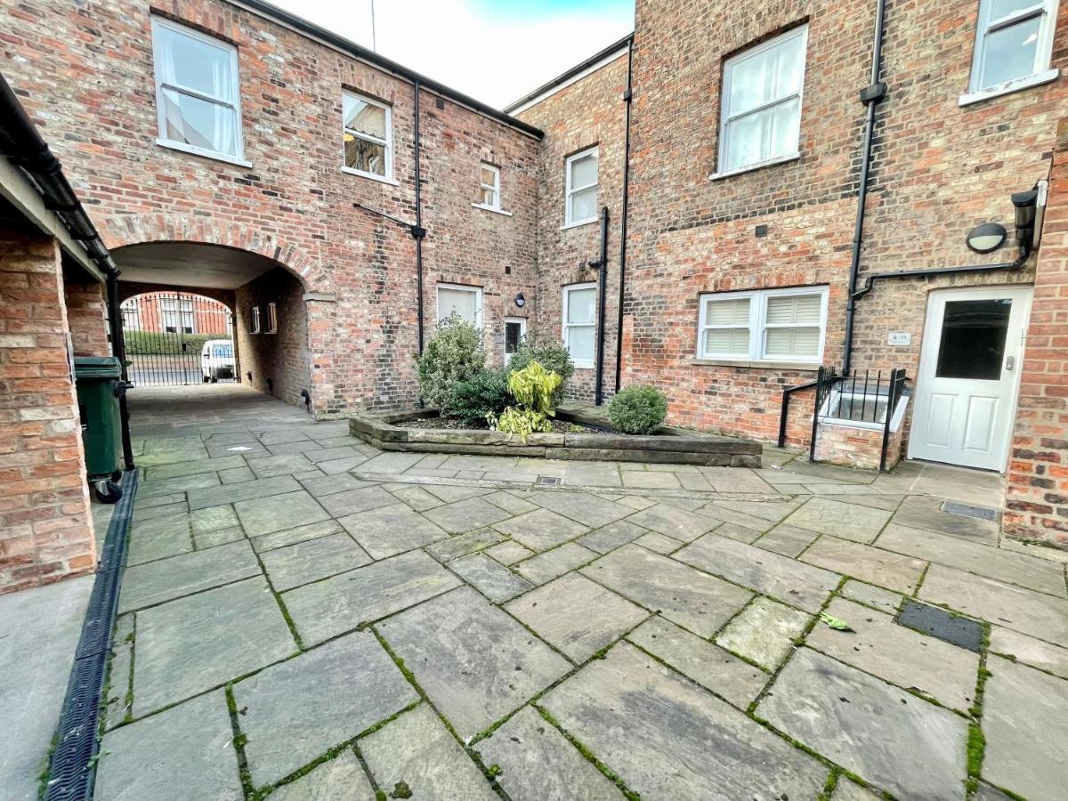 Clifford'S Reach At Bluebridge Court With Free Parking Apartamento York Exterior foto