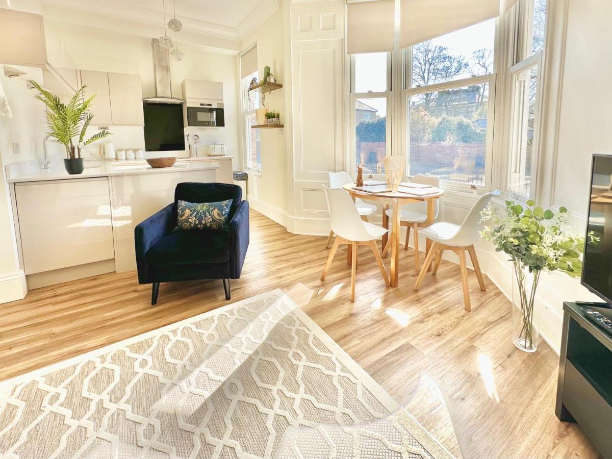 Clifford'S Reach At Bluebridge Court With Free Parking Apartamento York Exterior foto